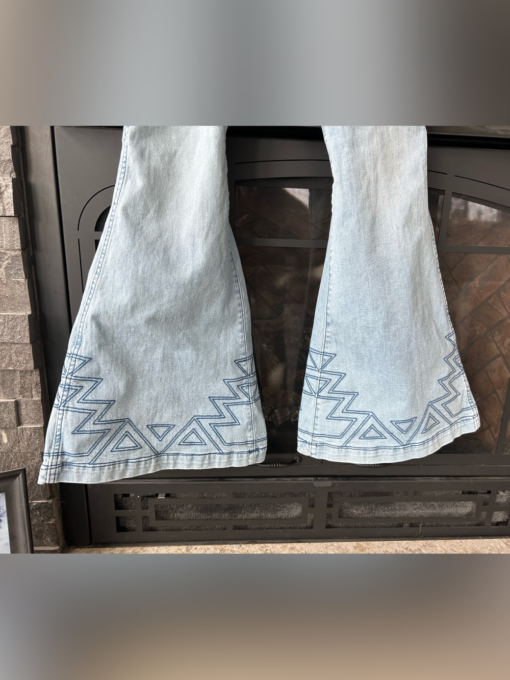Wrangler Retro High-Rise Flare Jeans with Geometric Southwestern Stitching - Picture 5 of 8